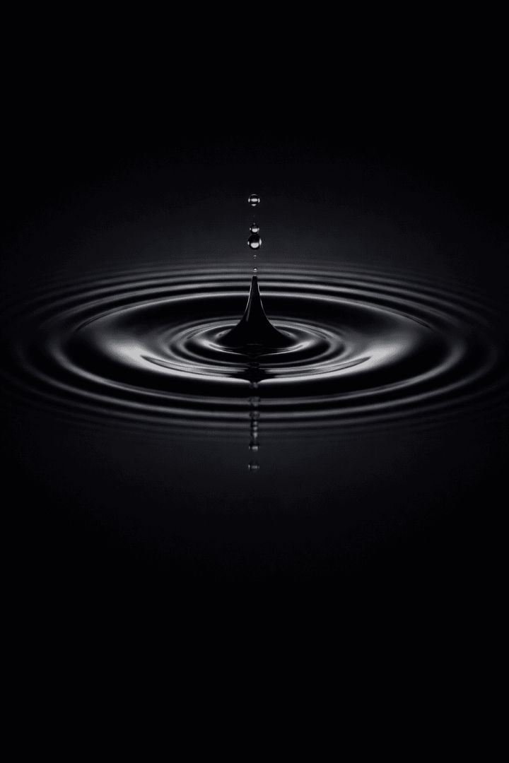 Droplet impact and ripple formation wallpaper